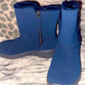 Sketchers ankle boots, shearling lined beautiful blue never been worn